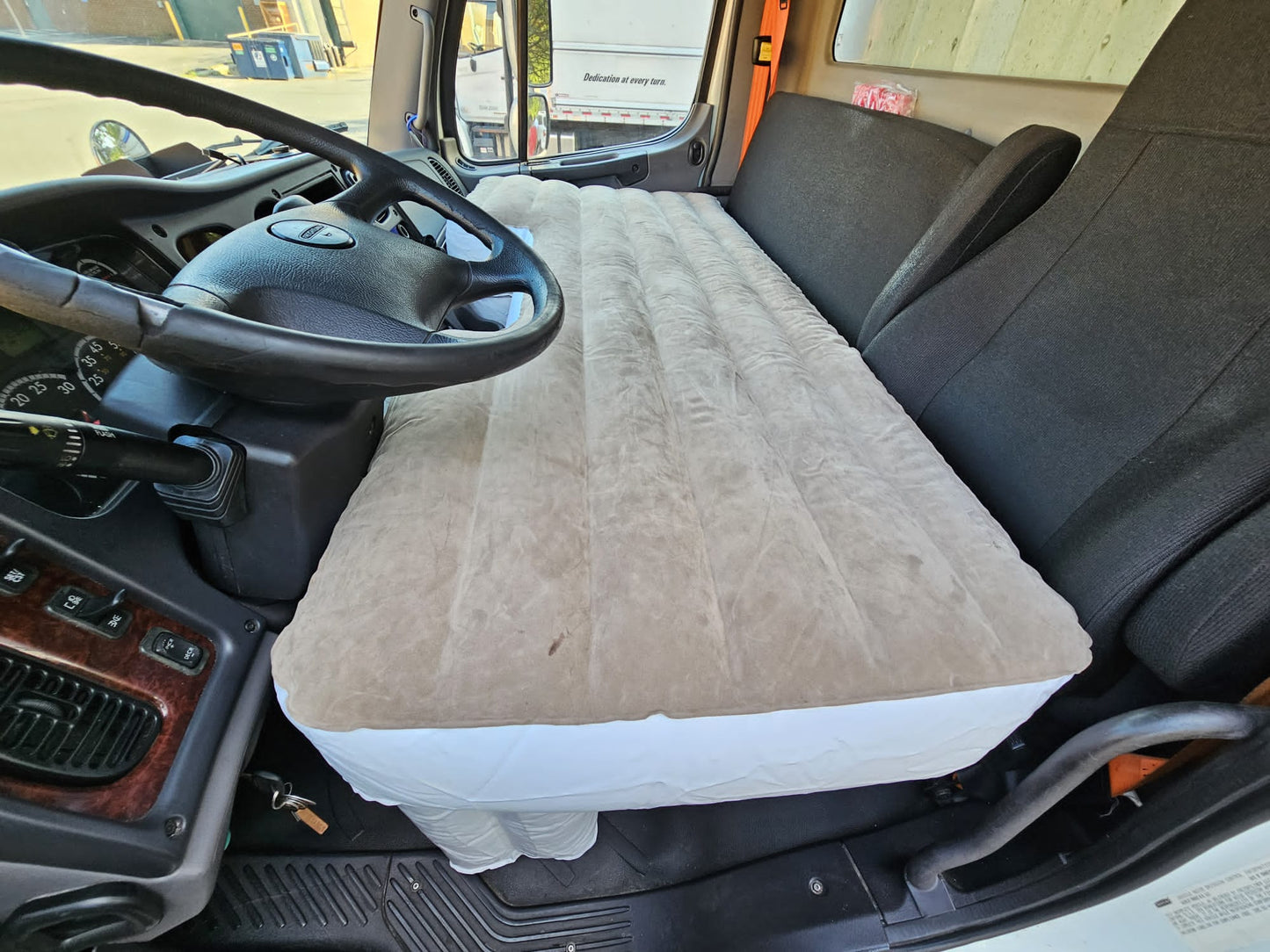 Box Truck Cab Air Bed